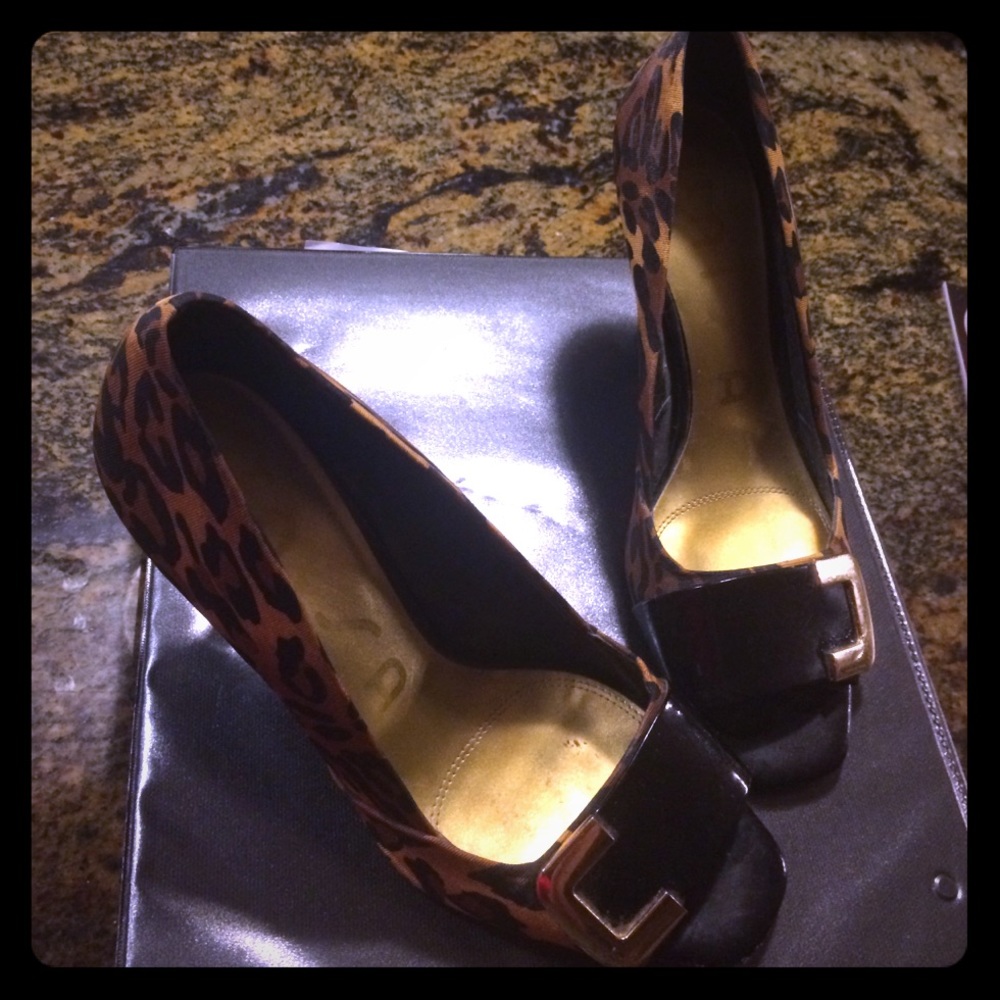 Unisa leopard print heels. Size 8.
