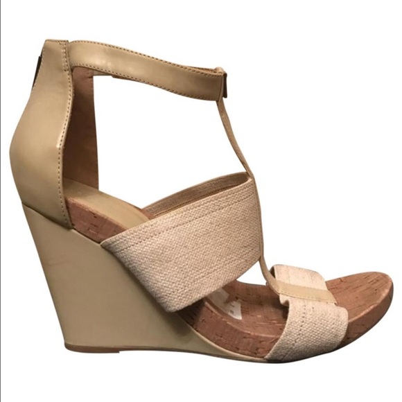 BCBG Shoes - 💕BCBG Wedges 💞