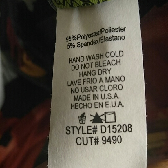 Beautiful flower dress - Picture 5 of 6