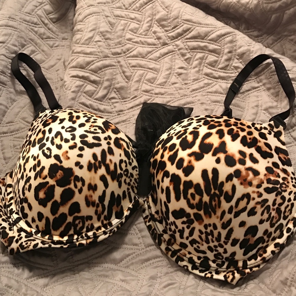 Brand new VS bra