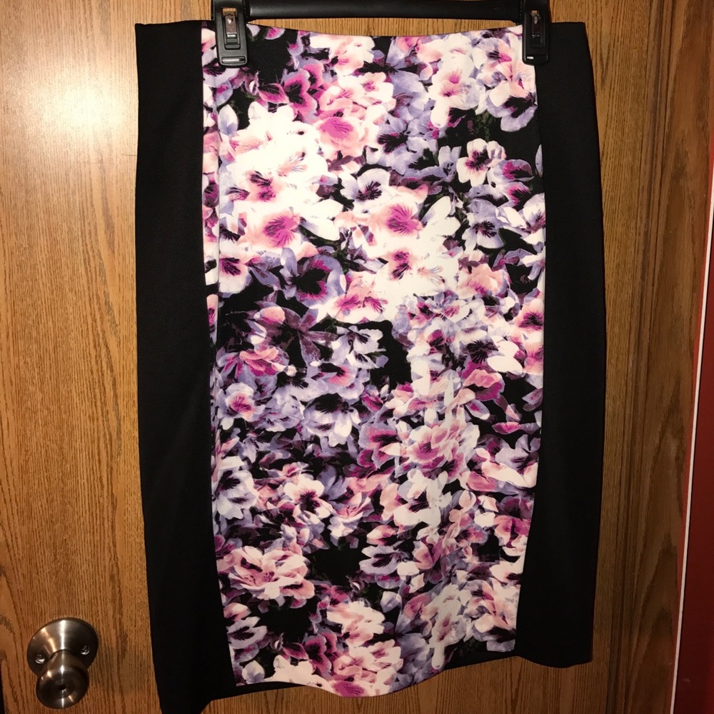 Black floral pull on skirt