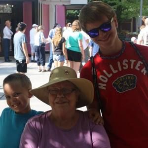 Meet your Posher, Lea