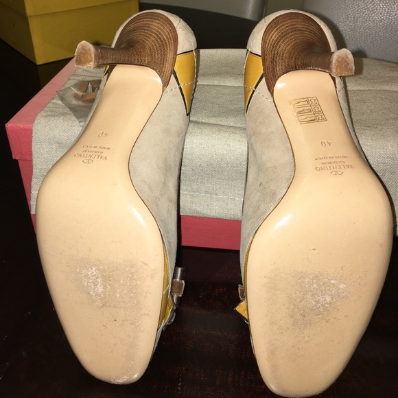 Valentino suede and leather pumps - Picture 2 of 3