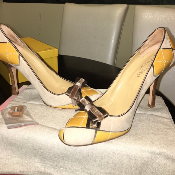 Valentino suede and leather pumps - Picture 3 of 3