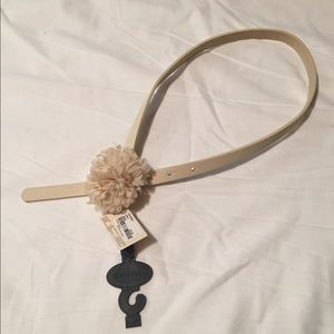 Super cute cream belt with flower 🌺