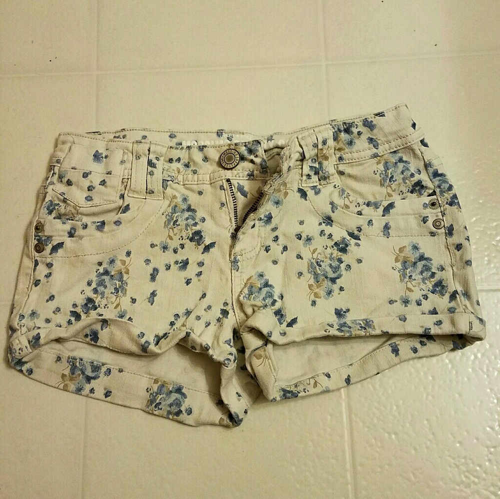 Floral Off-White Jean Shorts