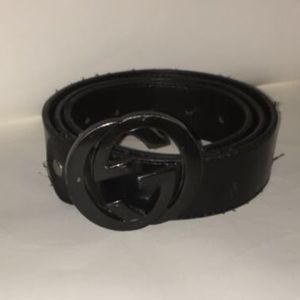 Black on black Gucci belt