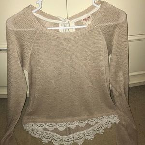 Lightweight beige sweater with crotchet hem
