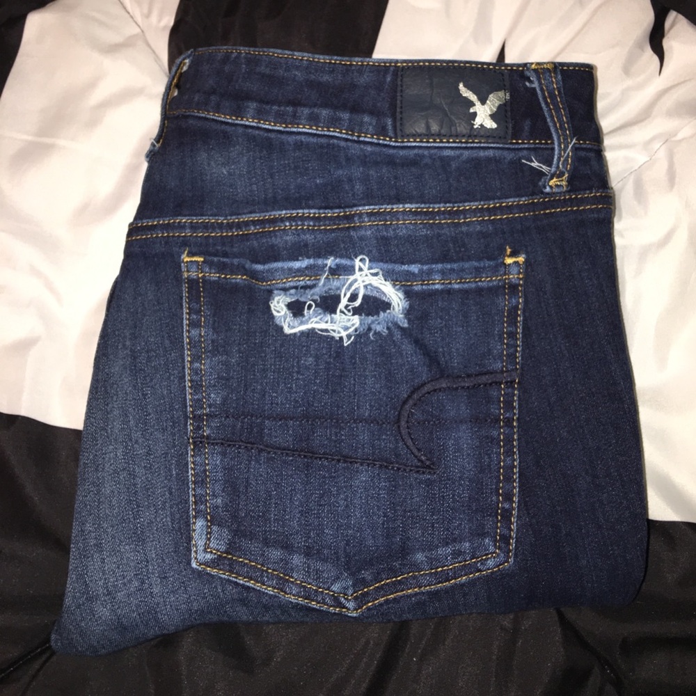 Blue high waisted American Eagle skinny jeans