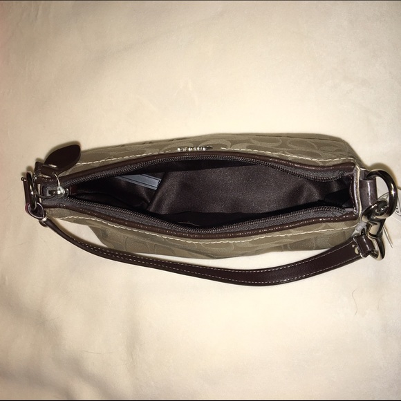 NWT authentic Coach Signature satchel F44989 - Picture 3 of 4