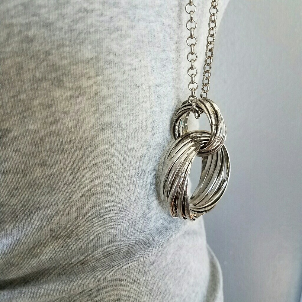 BUNDLED Circle Detail Silver Necklace - Picture 3 of 7