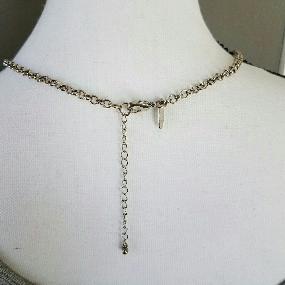 BUNDLED Circle Detail Silver Necklace - Picture 7 of 7