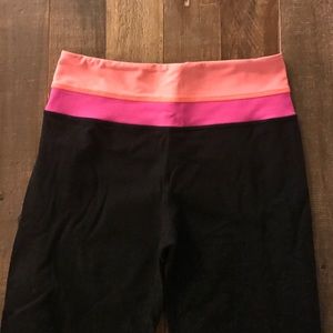 LULULEMON YOGA PANT WITH NEON BAND 🥇