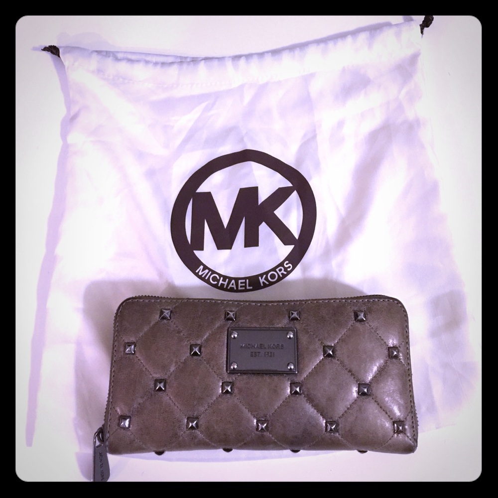 Michael Kors Stud Wallet