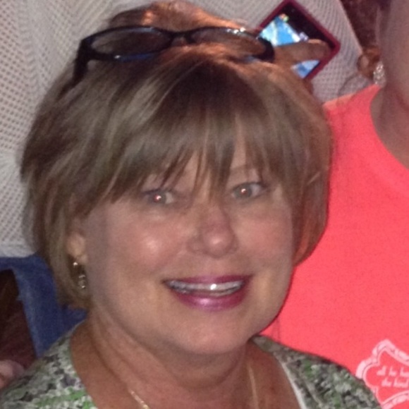 Meet your Posher, Cynthia - Picture 1 of 1