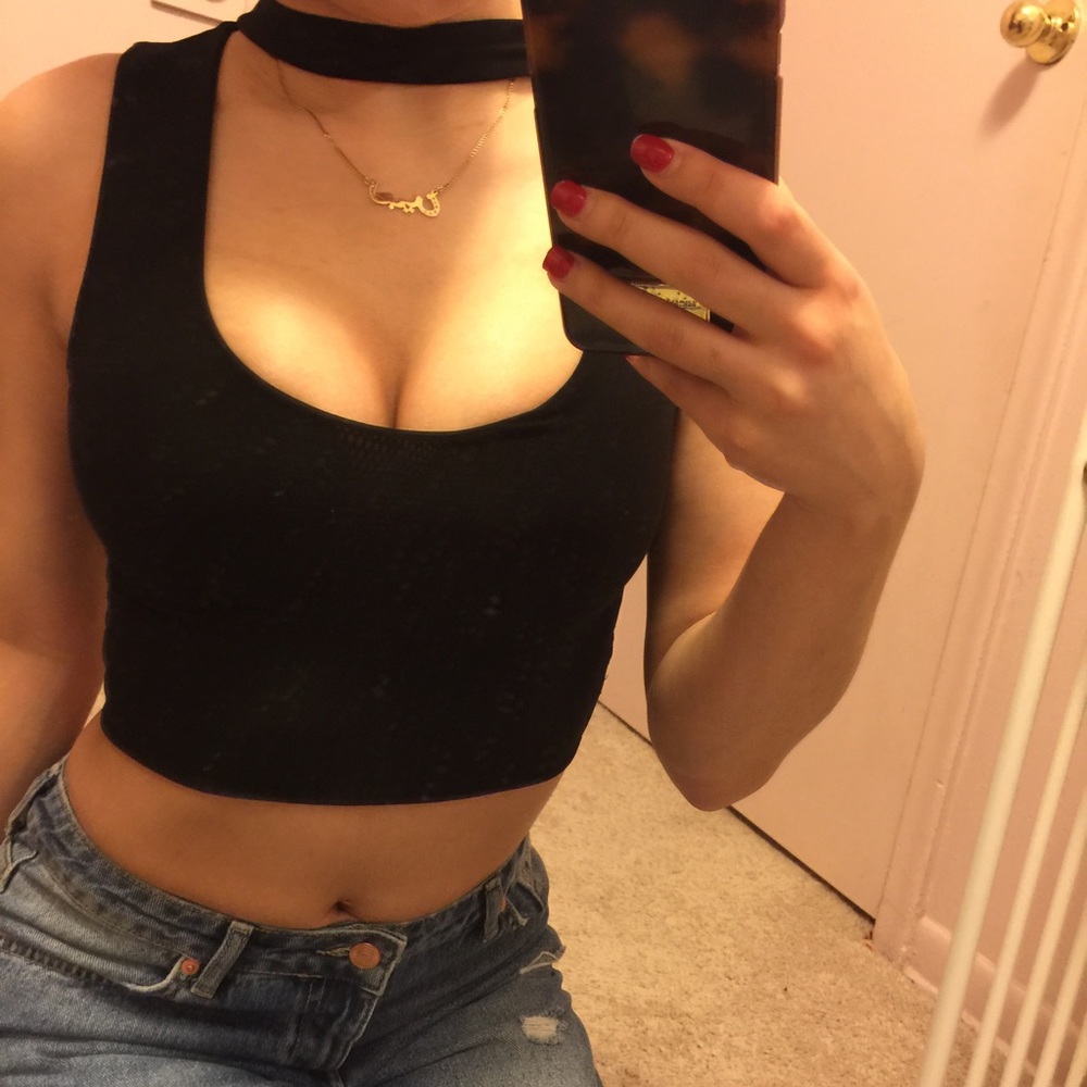 Crop top with attached choker