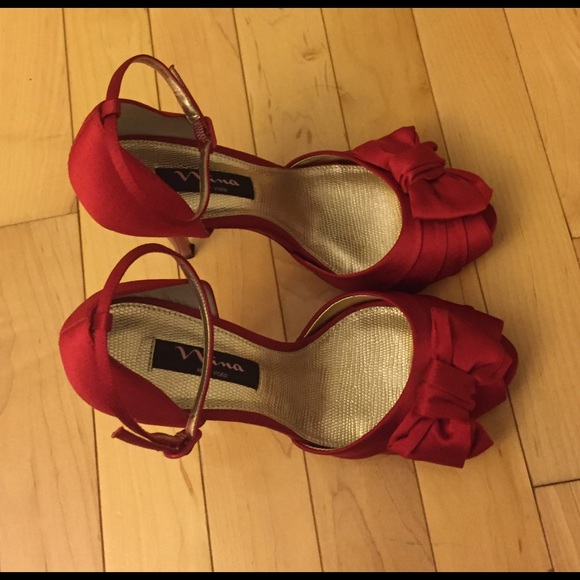 ⛔️SOLD⛔️Nina Red Satin Shoes Size 7 - Picture 7 of 7