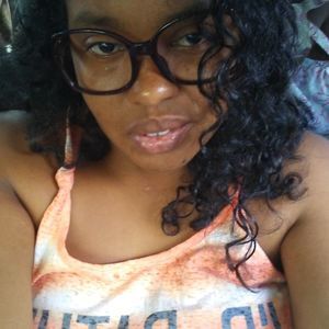 Meet your Posher, Mayela