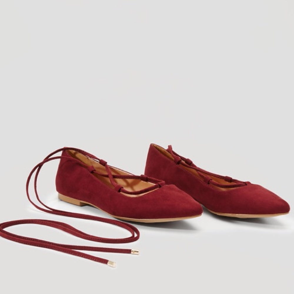 Ann Taylor LOFT Pointed Toe Lace Up Flat