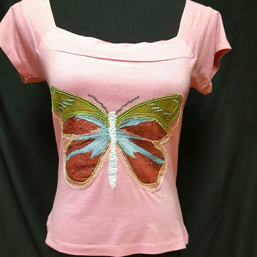 ingenue- Pink Blouce w/multi color Butterfly -sz L