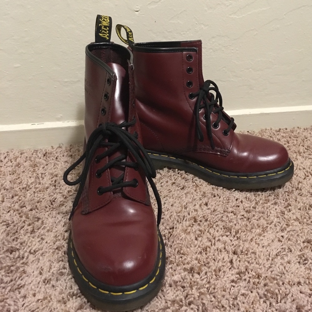 Dr. Martens 1460 Boots / Smooth Cherry Red