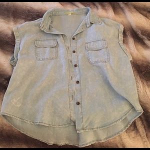 Gianni Bini light denim top