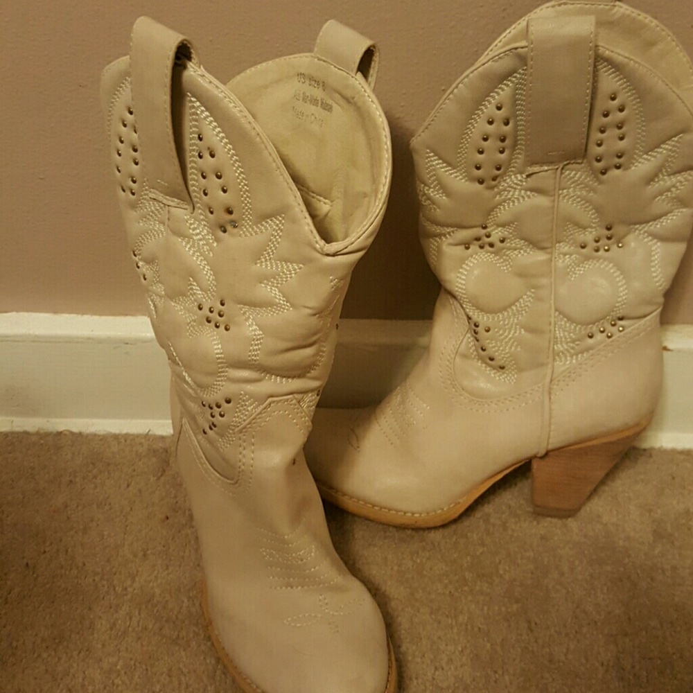 Size 6 cowboy boots