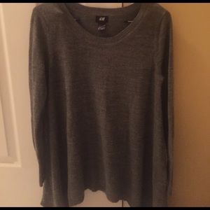 H&M Gray Sweater with cute hem Small