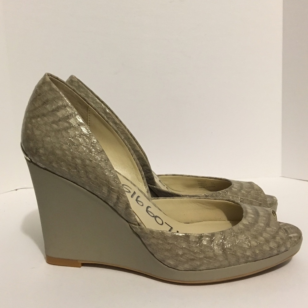 NWOT Calvin Klein wedges