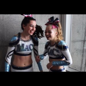 Meet your Posher, Bailey