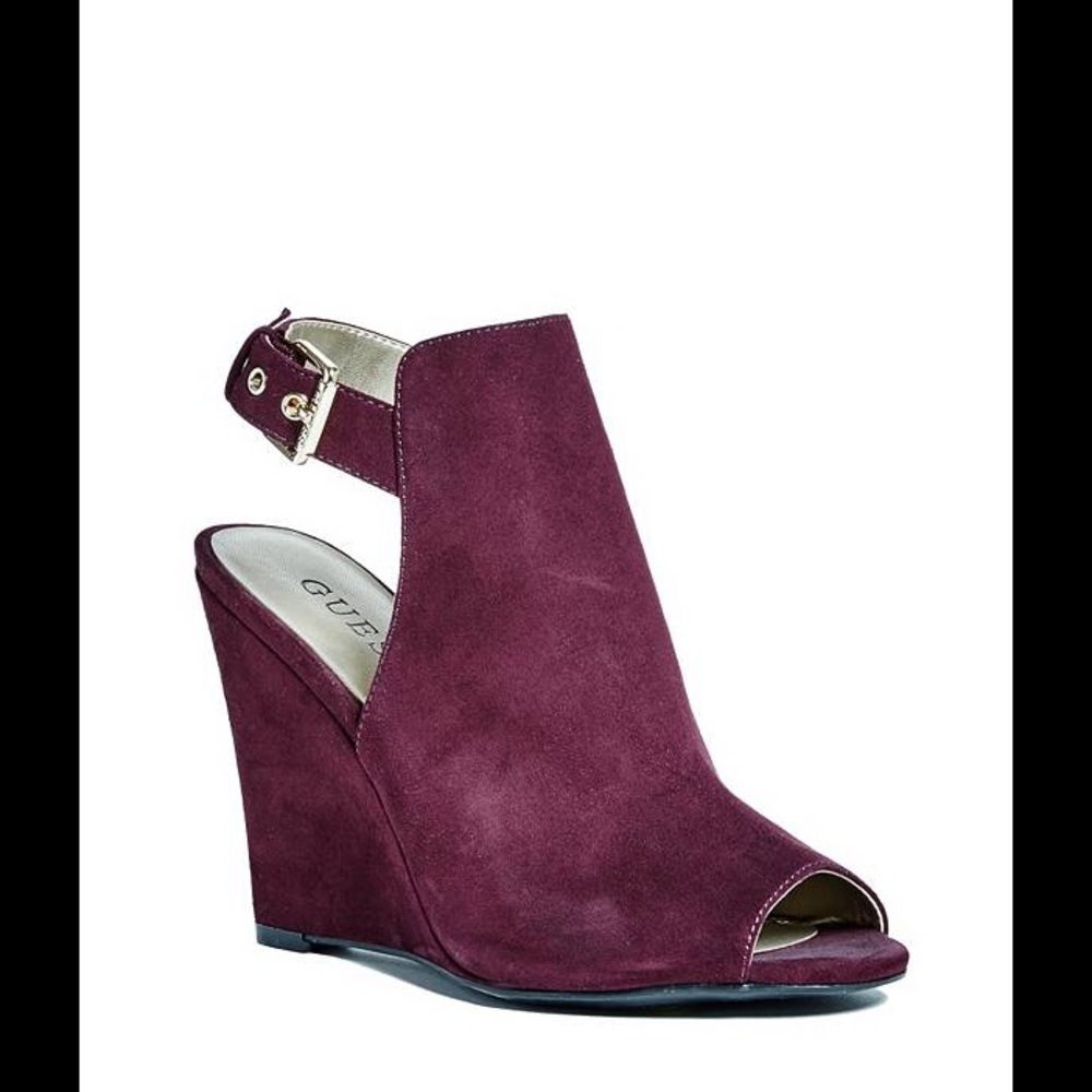Guess Wedges with Box