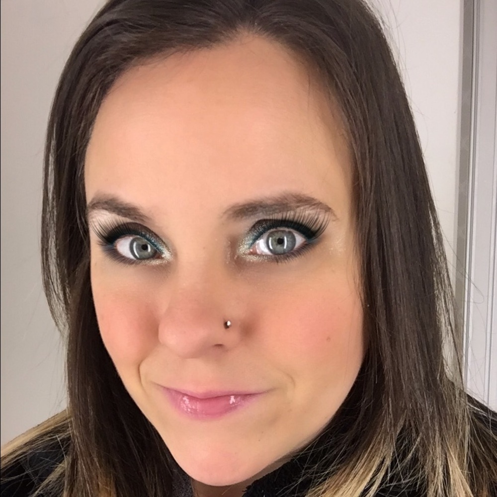 Meet your Posher, Lisa