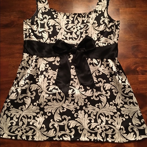 White House Black Market Silk Top - Picture 2 of 2