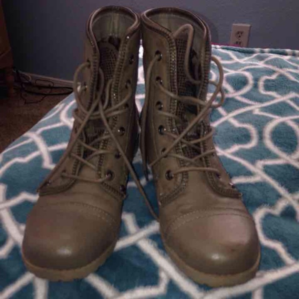 Booties / boots