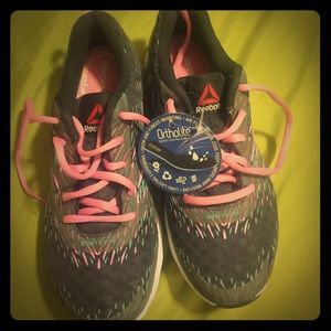 Size 4 girl gym shoe