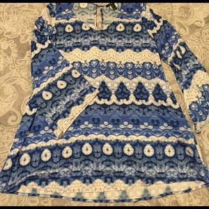 Blue long sleeve pattern dress