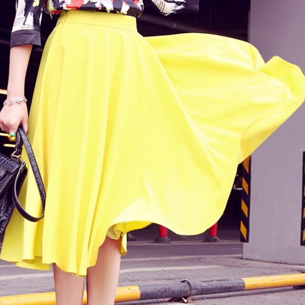 🆕 Classic Yellow Hepburn Retro Flowy Bust Skirt