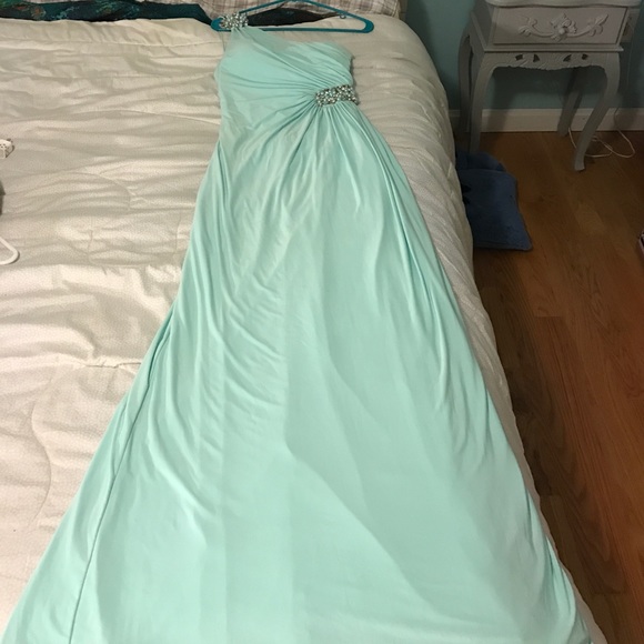 Prom gown! - Picture 1 of 8