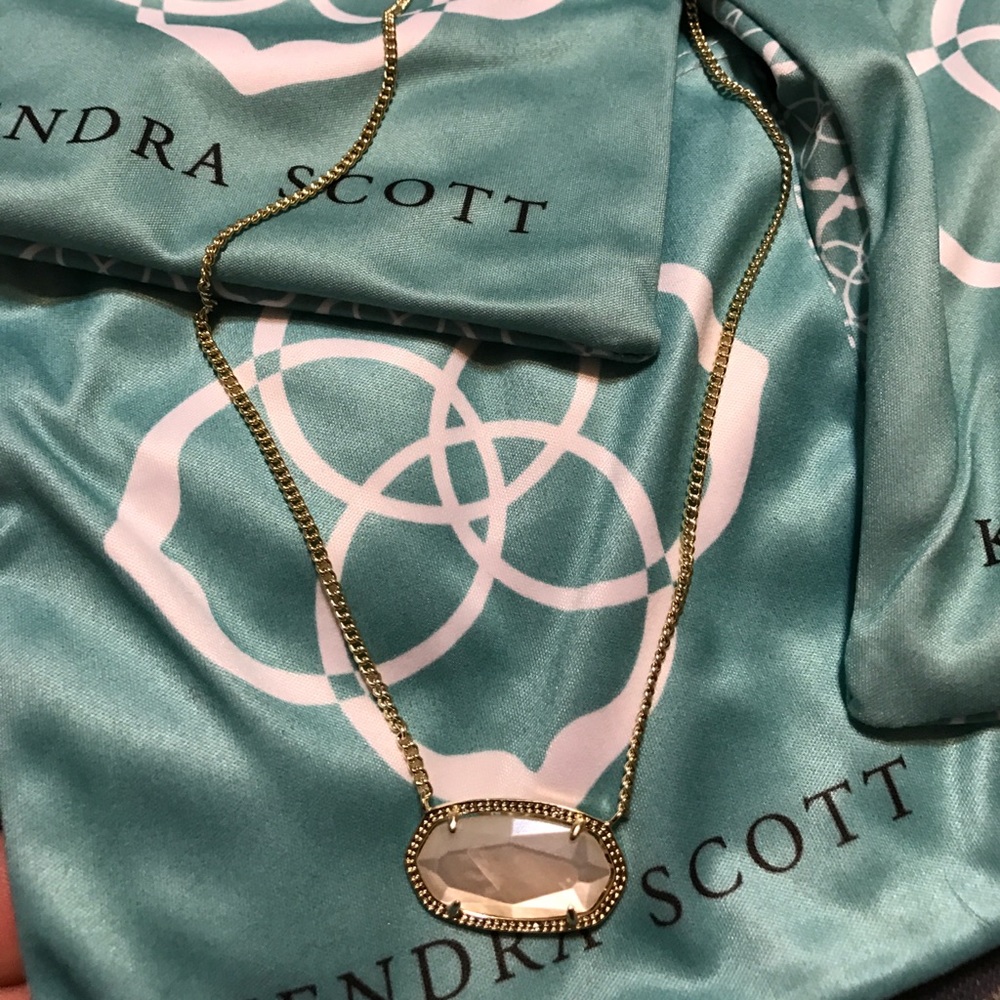 NWOT Retired Ivory Pearl Dylan