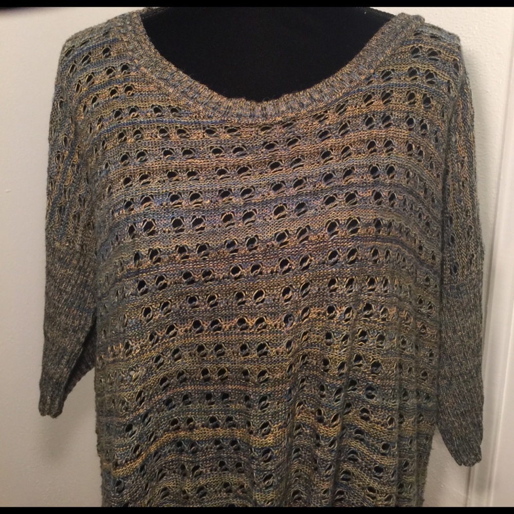 Cute, lightweight, crocheted sweater. XL