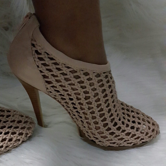 Caged/woven platform - Picture 2 of 4