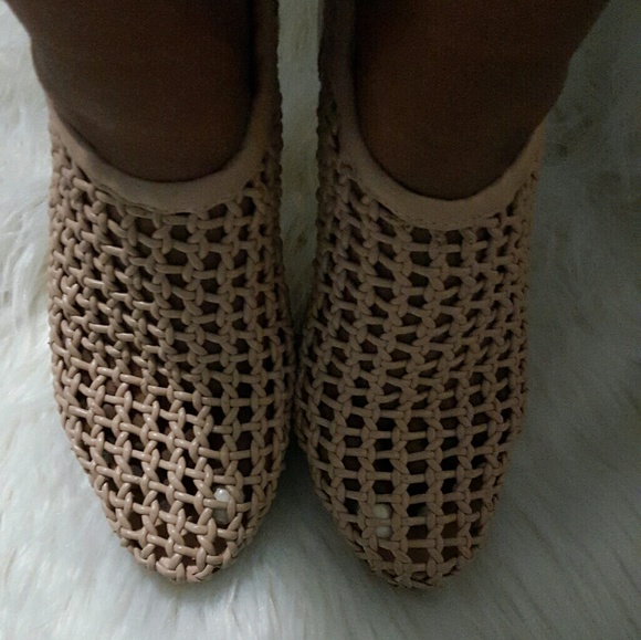 Caged/woven platform - Picture 3 of 4