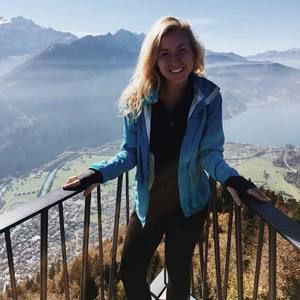 Meet your Posher, Hallie