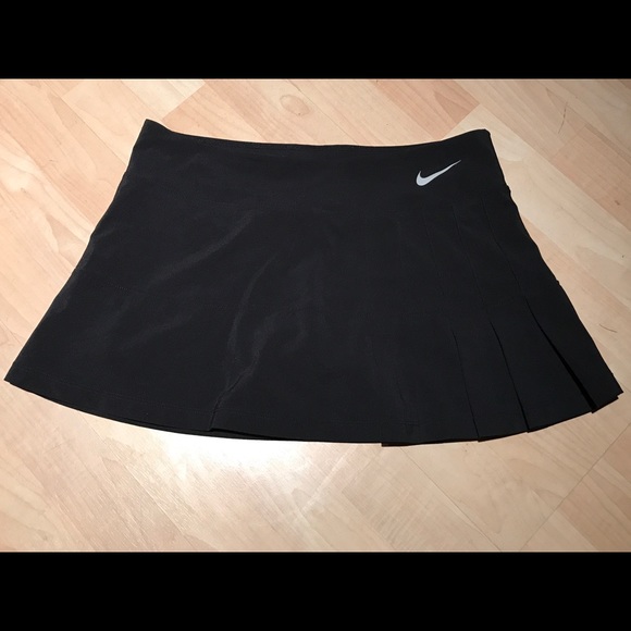 Nike Women's Tennis Skirt - Picture 2 of 4