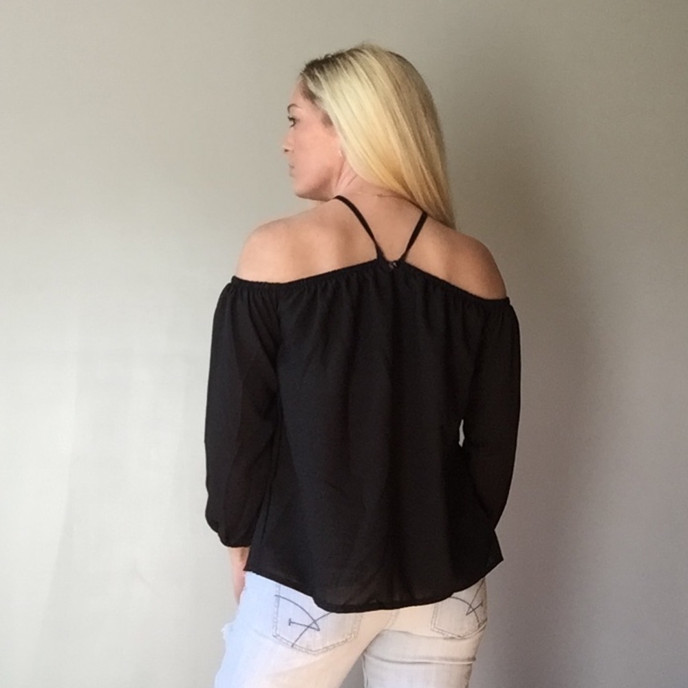 🆕 Cold Shoulder Top - Picture 4 of 4