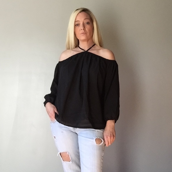 🆕 Cold Shoulder Top - Picture 2 of 4