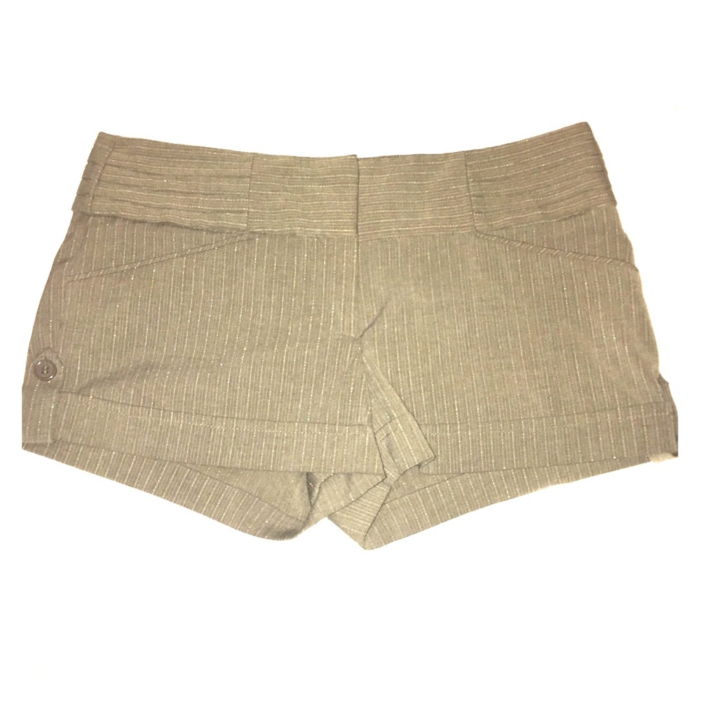 Pinstripe olive/gray short