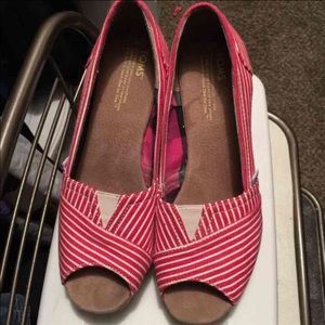 Toms wedge shoes