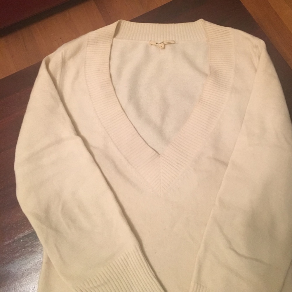 Winter white / ivory cashmere sweater