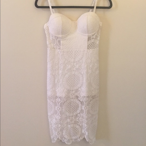 ❌SOLD❌Bebe Lace Midi Dress - Picture 4 of 5